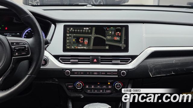 Kia Niro 1.6 HEV Noblesse 2020 — фото 12