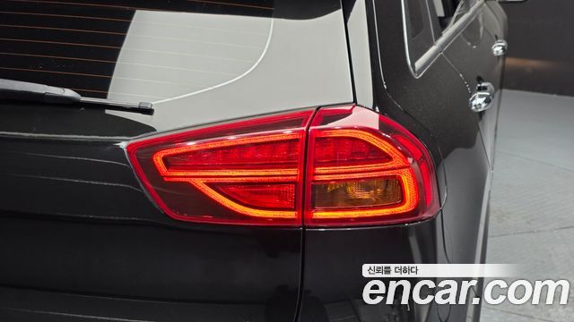 Kia Niro 1.6 HEV Noblesse 2020 — фото 23