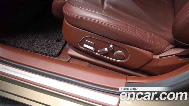 Genesis G90 (RS4) Gasoline 3.5 Turbo 2WD 2022 — фото 31