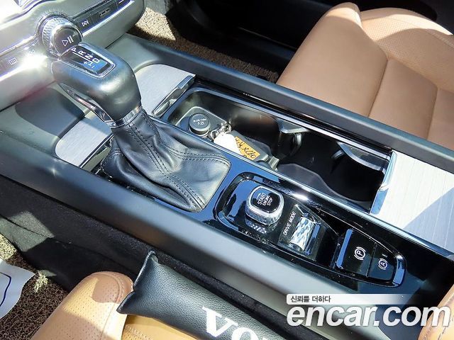Volvo XC60 (II) D4 Inscription 2018 — фото 16