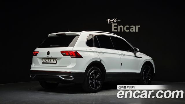 Volkswagen Tiguan (II) 2.0 TDI Premium 2023 — фото 2