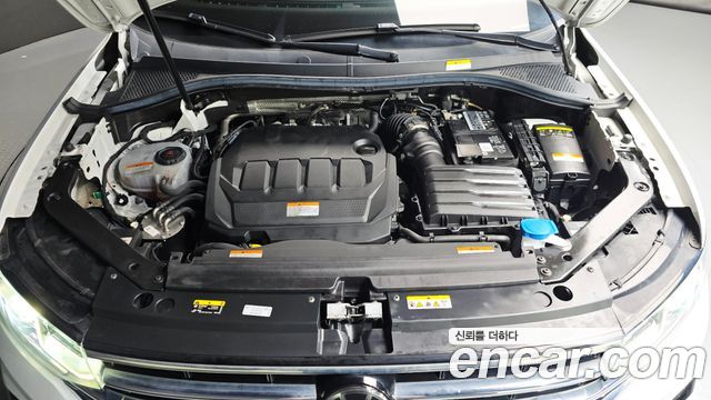 Volkswagen Tiguan (II) 2.0 TDI Premium 2023 — фото 6