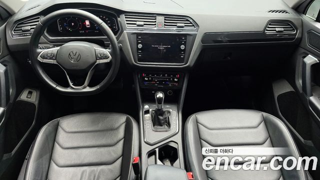 Volkswagen Tiguan (II) 2.0 TDI Premium 2023 — фото 7