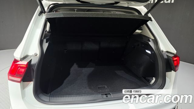 Volkswagen Tiguan (II) 2.0 TDI Premium 2023 — фото 20