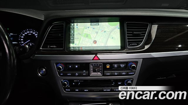 Genesis G80 3.3 GDI AWD Premium Luxury 2017 — фото 13