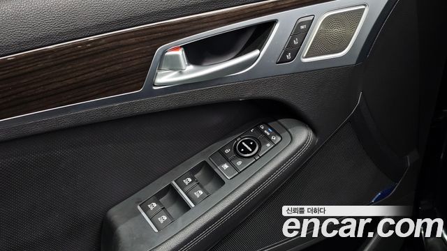 Genesis G80 3.3 GDI AWD Premium Luxury 2017 — фото 15