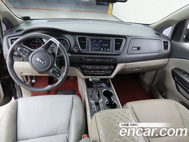 Kia Carnival 11-Seater Deluxe 2019 — фото 8