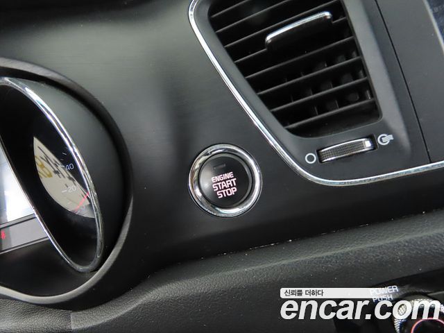 Kia Carnival 11-Seater Deluxe 2019 — фото 10