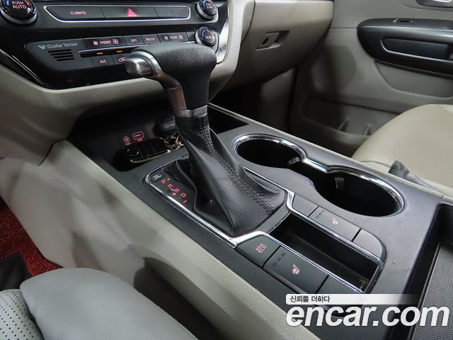 Kia Carnival 11-Seater Deluxe 2019 — фото 15