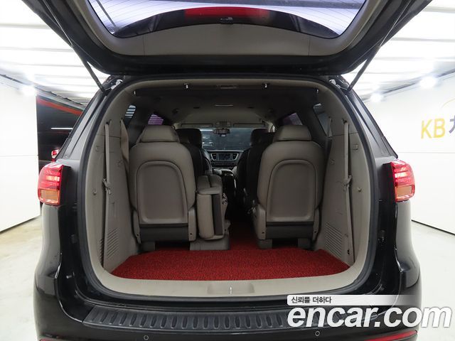 Kia Carnival 11-Seater Deluxe 2019 — фото 22
