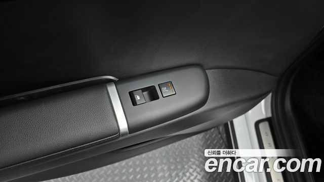 Hyundai Grandeur (GN7) 3.5 Gasoline 2WD Premium 2025 — фото 29