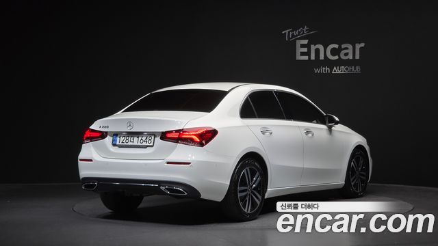 Mercedes-Benz A-Class (W177) A220 Sedan 2023 — фото 2