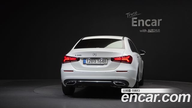 Mercedes-Benz A-Class (W177) A220 Sedan 2023 — фото 4