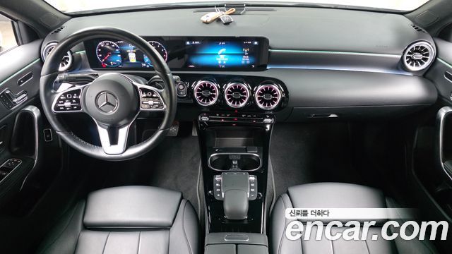 Mercedes-Benz A-Class (W177) A220 Sedan 2023 — фото 7