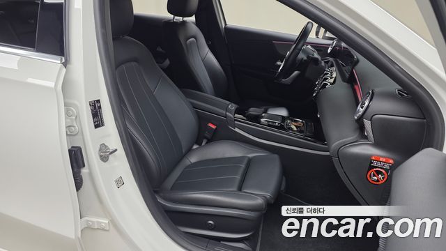 Mercedes-Benz A-Class (W177) A220 Sedan 2023 — фото 11