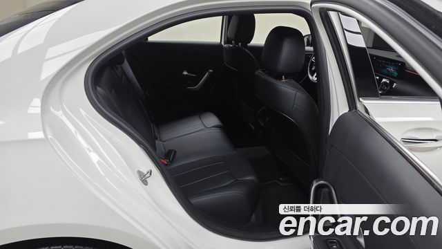 Mercedes-Benz A-Class (W177) A220 Sedan 2023 — фото 12