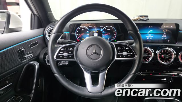 Mercedes-Benz A-Class (W177) A220 Sedan 2023 — фото 13