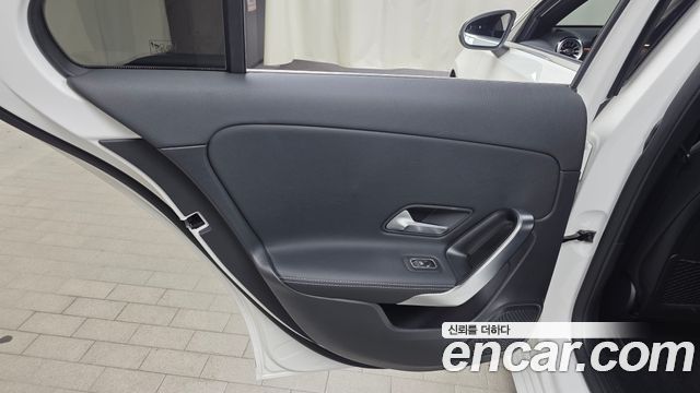 Mercedes-Benz A-Class (W177) A220 Sedan 2023 — фото 25