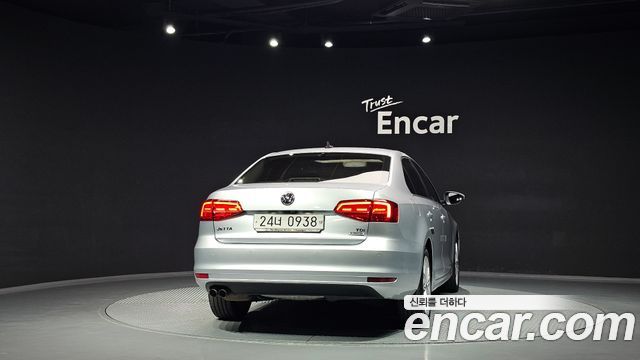 Volkswagen Jetta 2.0 TDI BlueMotion Premium 6th 2015 — фото 4