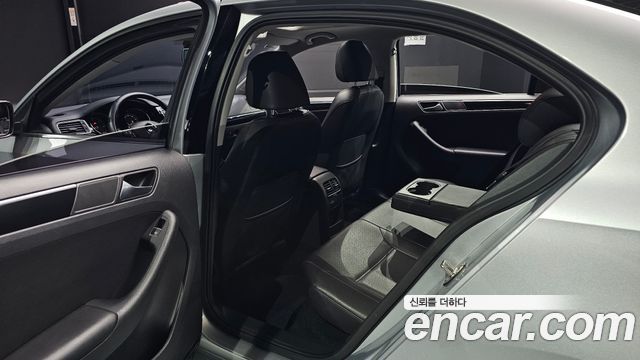 Volkswagen Jetta 2.0 TDI BlueMotion Premium 6th 2015 — фото 12