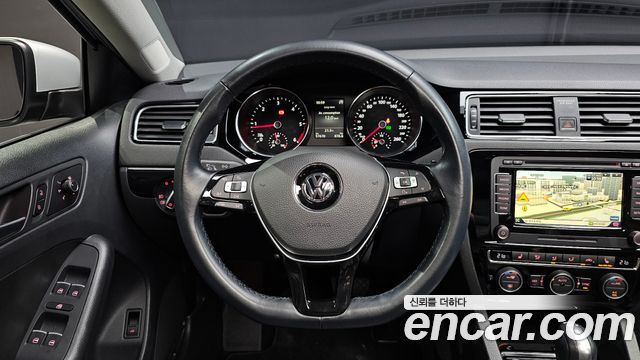 Volkswagen Jetta 2.0 TDI BlueMotion Premium 6th 2015 — фото 13