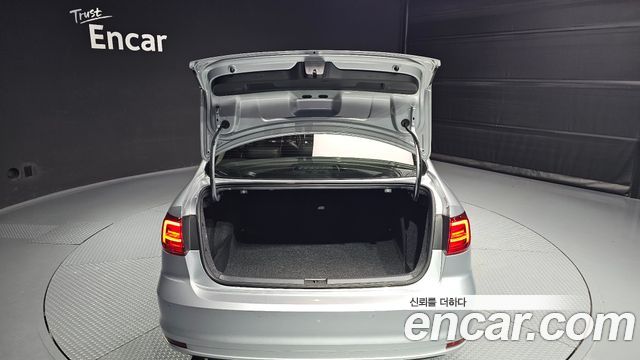 Volkswagen Jetta 2.0 TDI BlueMotion Premium 6th 2015 — фото 20