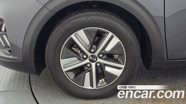 Kia Niro 1.6 HEV Noblesse Special 2020 — фото 5