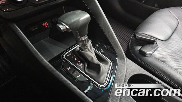 Kia Niro 1.6 HEV Noblesse Special 2020 — фото 9