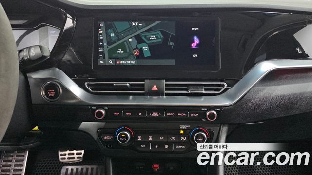 Kia Niro 1.6 HEV Noblesse Special 2020 — фото 12