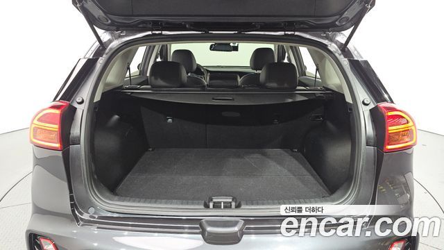 Kia Niro 1.6 HEV Noblesse Special 2020 — фото 16