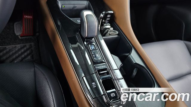 Toyota Crown Crossover 2.5 4WD Hybrid 2025 — фото 9