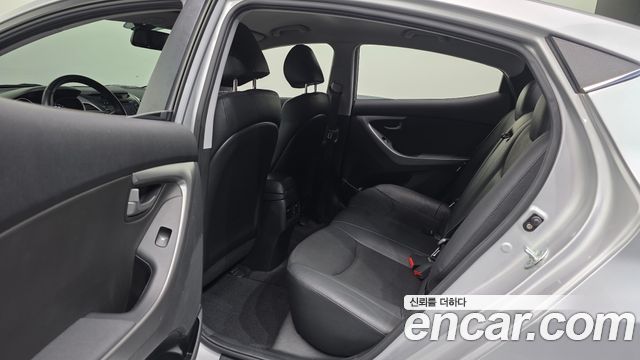 Hyundai Avante 1.6 GDi Modern Standard 2015 — фото 17