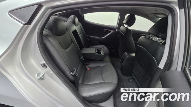 Hyundai Avante 1.6 GDi Modern Standard 2015 — фото 18