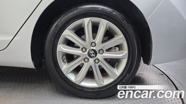Hyundai Avante 1.6 GDi Modern Standard 2015 — фото 21