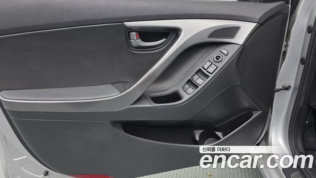 Hyundai Avante 1.6 GDi Modern Standard 2015 — фото 24
