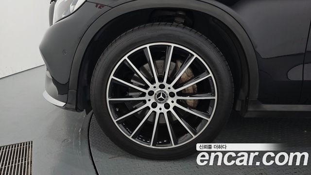 Mercedes-Benz GLC-Class (X253) GLC300 4MATIC AMG Line Coupe 2019 — фото 5