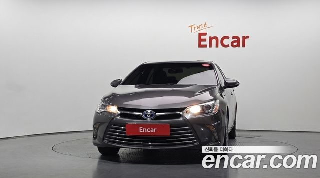 Toyota Camry Hybrid LE 2017 — фото 3
