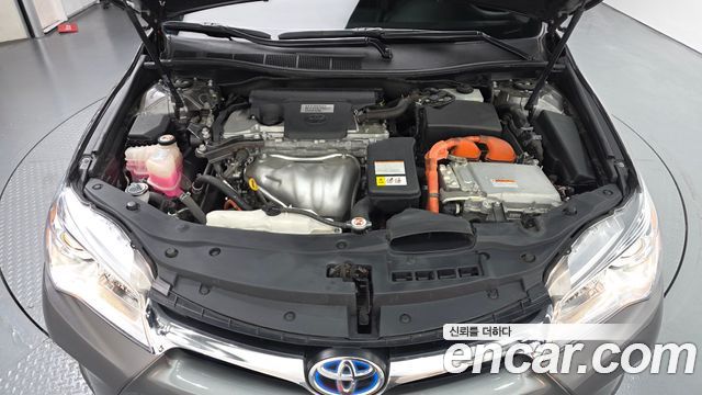 Toyota Camry Hybrid LE 2017 — фото 6