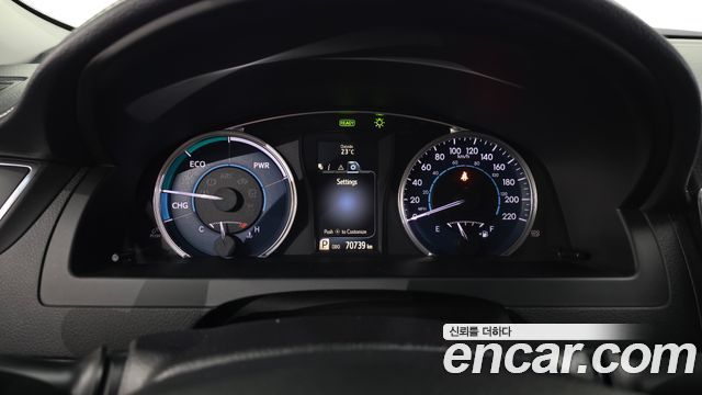 Toyota Camry Hybrid LE 2017 — фото 8