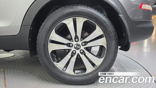 Kia Sportage R Diesel 2WD TLX High-Deluxe 2011 — фото 5