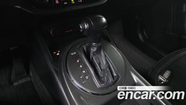 Kia Sportage R Diesel 2WD TLX High-Deluxe 2011 — фото 9