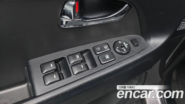 Kia Sportage R Diesel 2WD TLX High-Deluxe 2011 — фото 11