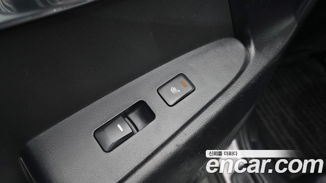 Kia Sportage R Diesel 2WD TLX High-Deluxe 2011 — фото 17