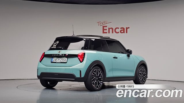 MINI Cooper S (IV) Favoured 2025 — фото 2