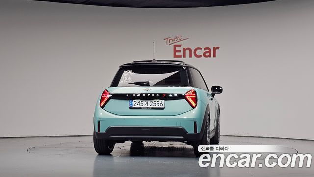 MINI Cooper S (IV) Favoured 2025 — фото 4