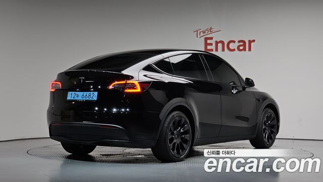Tesla Model Y RWD 2025 — фото 2