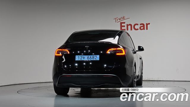 Tesla Model Y RWD 2025 — фото 4
