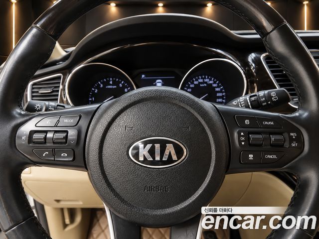 Kia Carnival 9-Seater Noblesse Special 2019 — фото 9