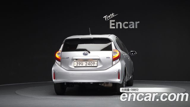 Toyota Prius C 1.5 2018 — фото 4