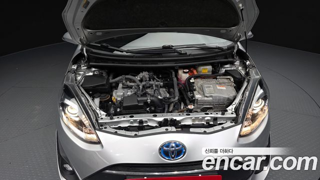 Toyota Prius C 1.5 2018 — фото 6